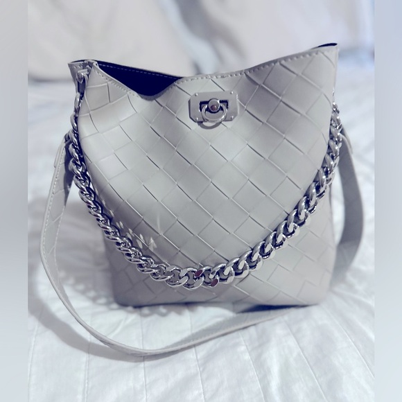 MOTF Cream Shoulder Bag with Minimalist Design - Picture 3 of 7